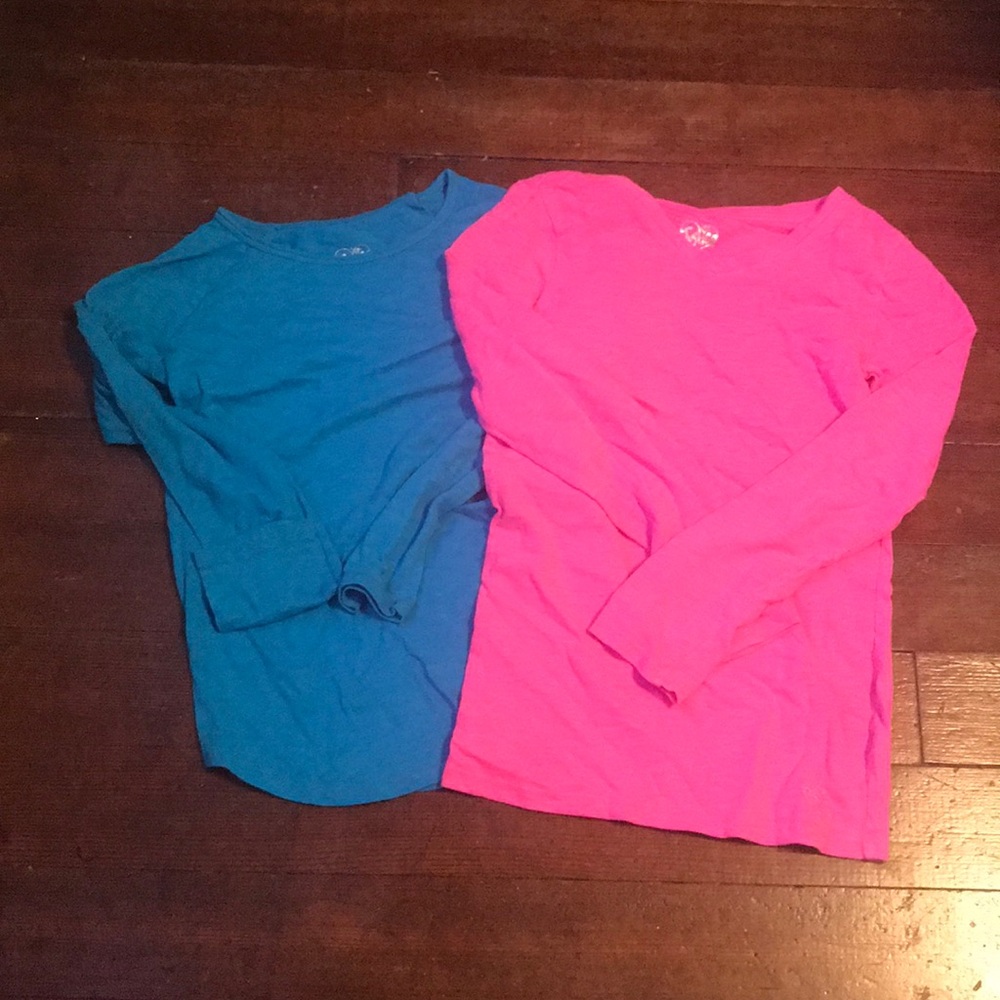 2 long sleeve shirts
